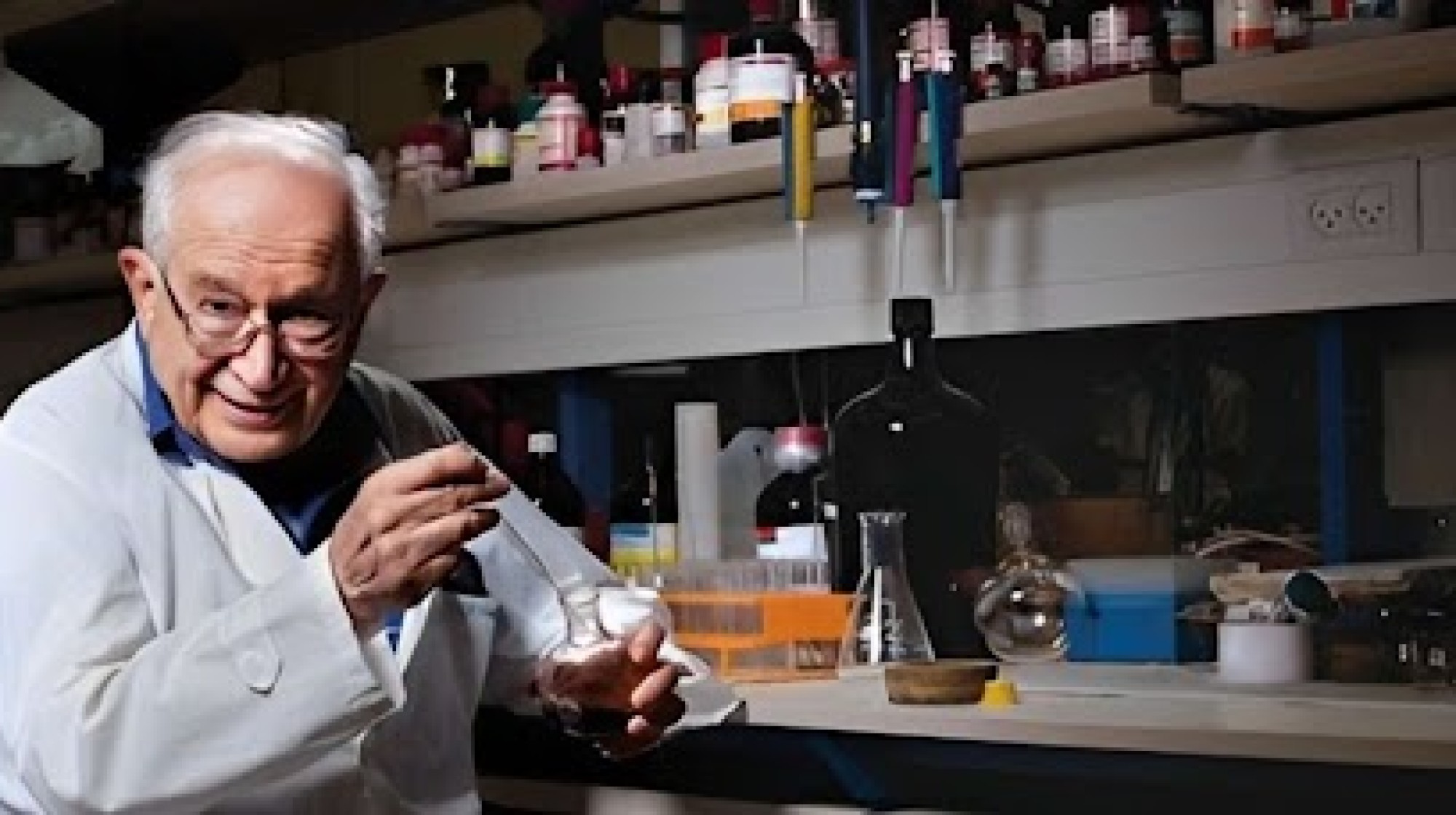 Entenda porque o cientista pioneiro nos estudos da cannabis, Raphael Mechoulam, considerou o cbd um medicamento “anti-autismo”